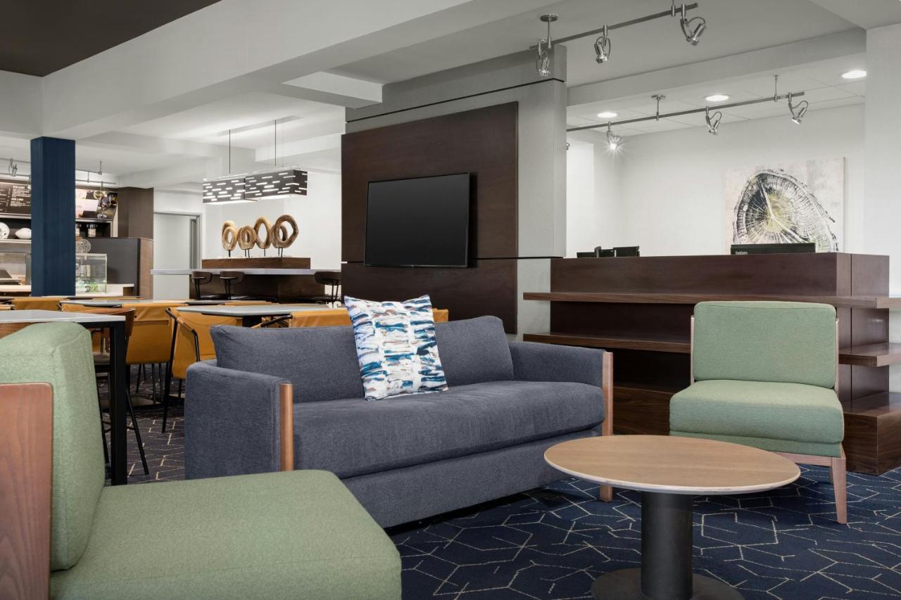 | Courtyard by Marriott Colorado Springs South