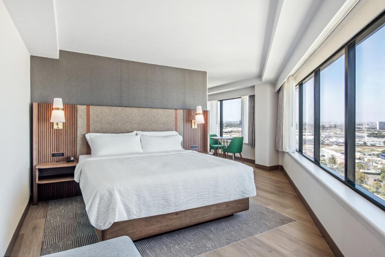| Holiday Inn Los Angeles Gateway - Torrance, an IHG Hotel