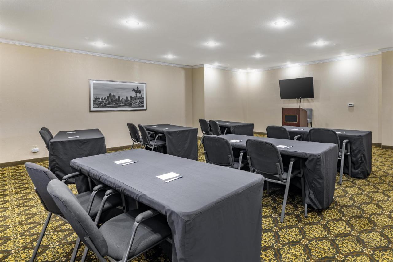  | Best Western Plus Lee's Summit Hotel & Suites
