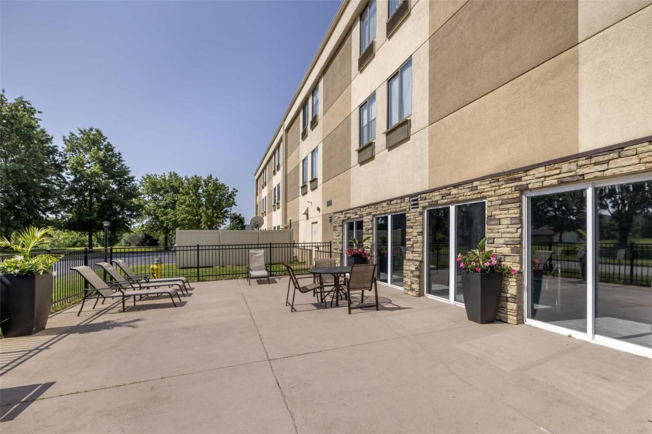 | Best Western Plus Lee's Summit Hotel & Suites