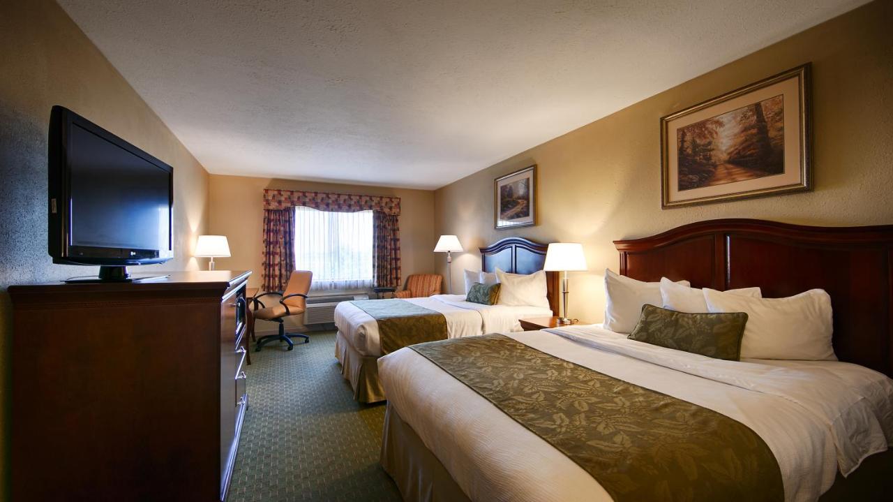 Queen Room with Two Queen Beds - Non-Smoking at Best Western Shepherdsville-Louisville South Hotel
