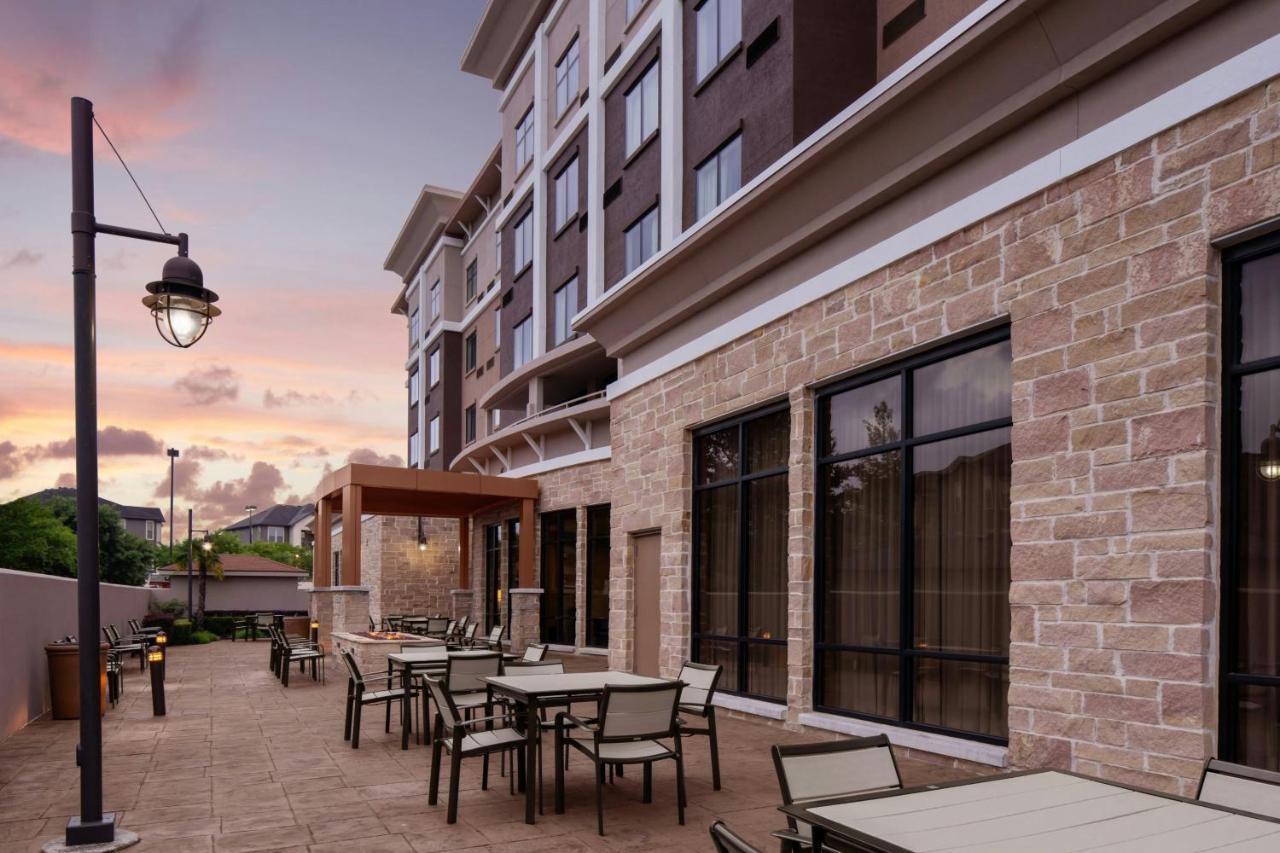 | Courtyard By Marriott Houston Kingwood