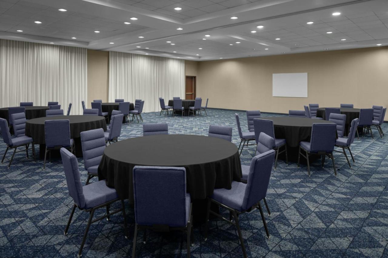 | Courtyard By Marriott Houston Kingwood