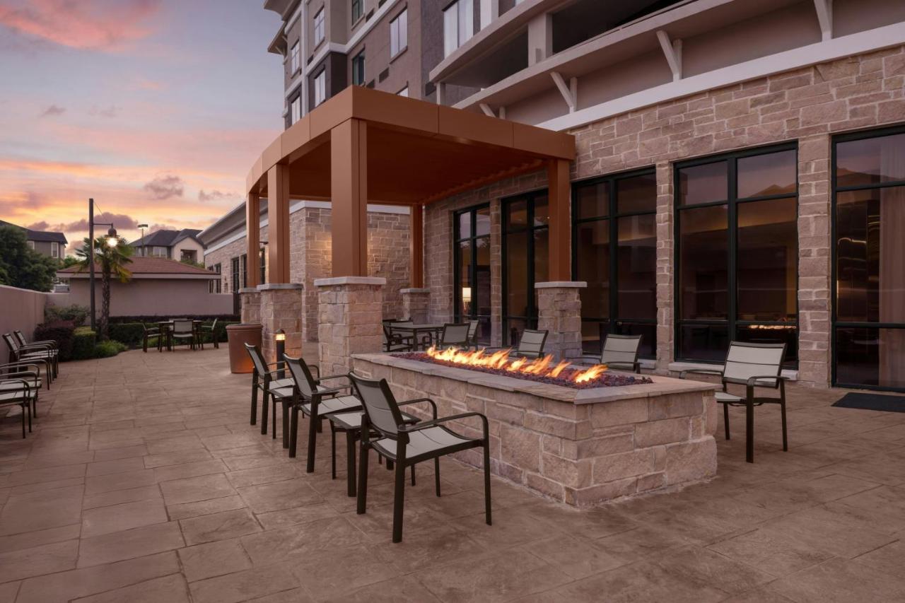 | Courtyard By Marriott Houston Kingwood