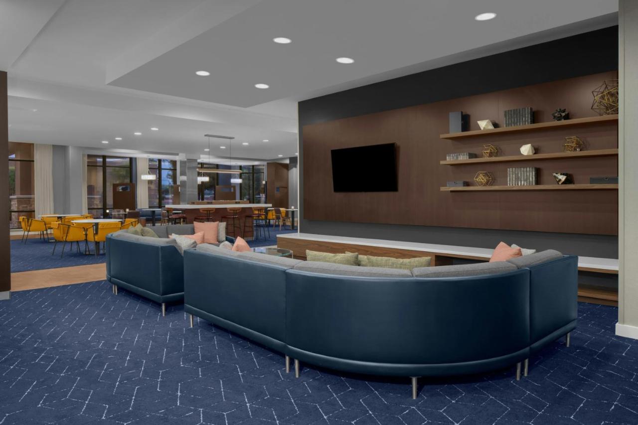 | Courtyard By Marriott Houston Kingwood