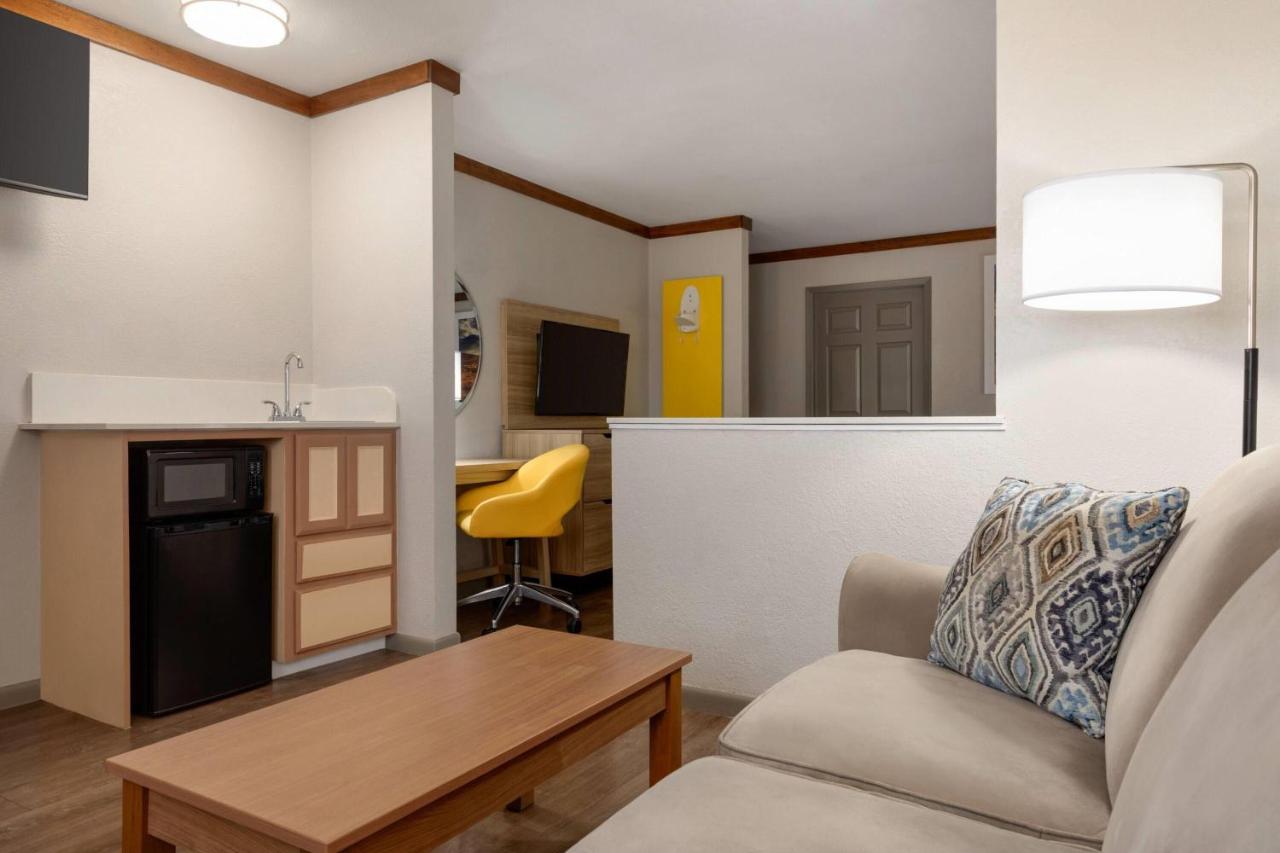 1 King Bed, Mobility Accessible Suite, Roll-In Shower, Non-Smoking at Days Inn by Wyndham Suites Fredericksburg