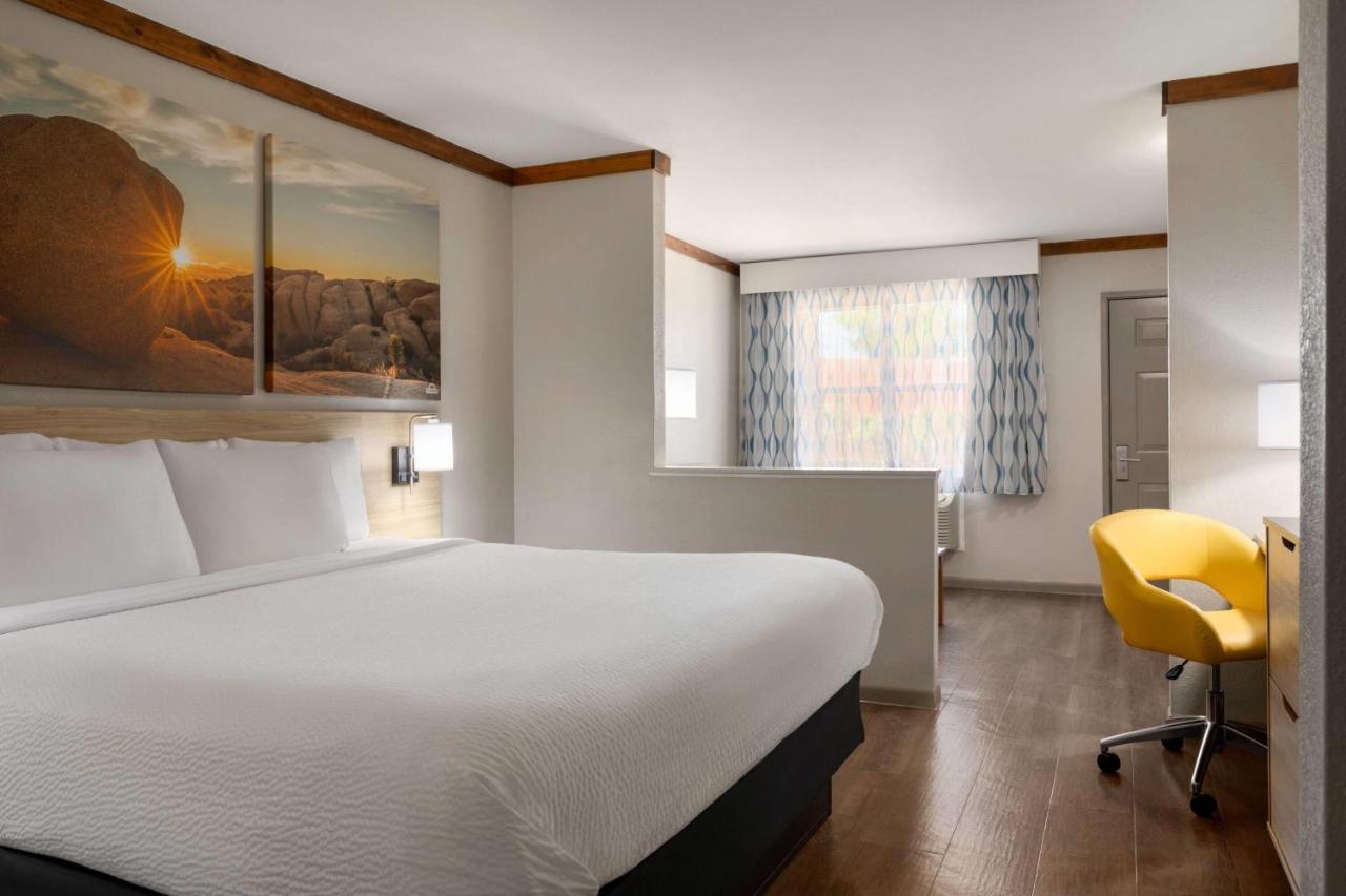 1 King Bed, Mobility Accessible Suite, Roll-In Shower, Non-Smoking at Days Inn by Wyndham Suites Fredericksburg