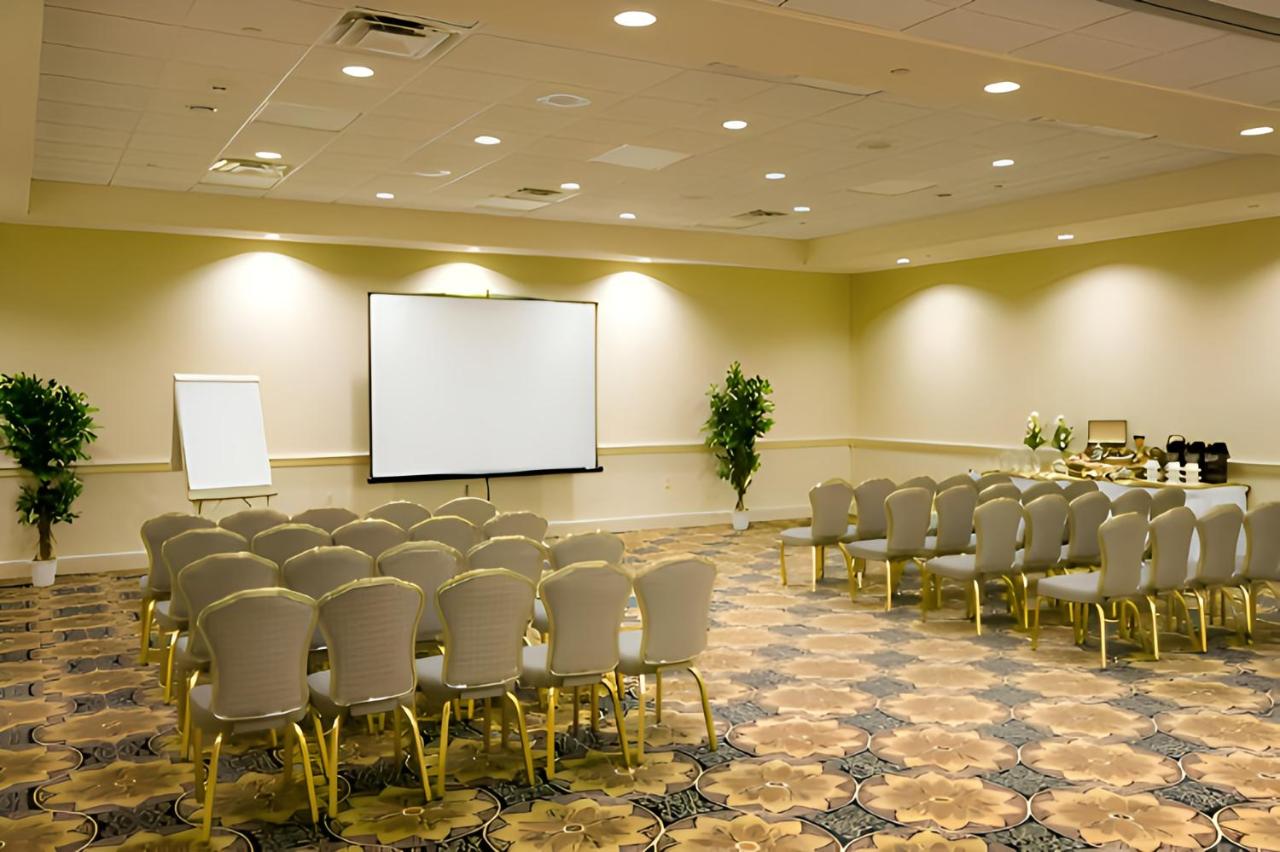 | Chateau Resort & Conference Center