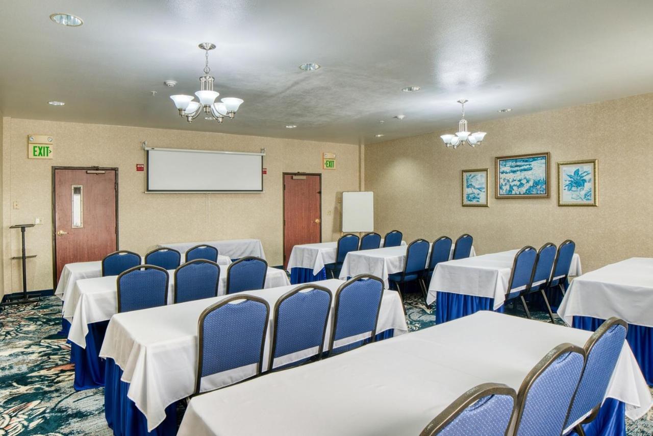  | Evergreen Inn & Suites