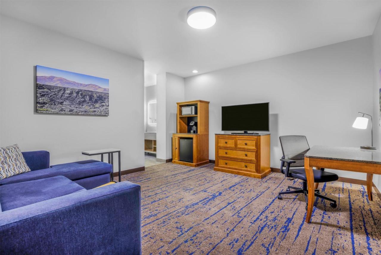 One-Bedroom King Suite - Non-Smoking at La Quinta Inn & Suites by Wyndham Twin Falls