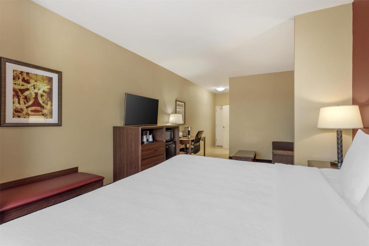  | Best Western Plus Hudson Hotel & Suites