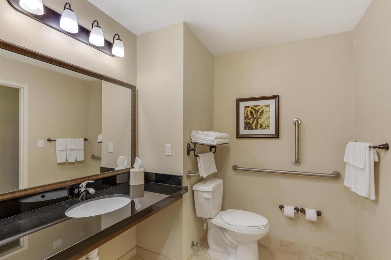  | Best Western Plus Hudson Hotel & Suites