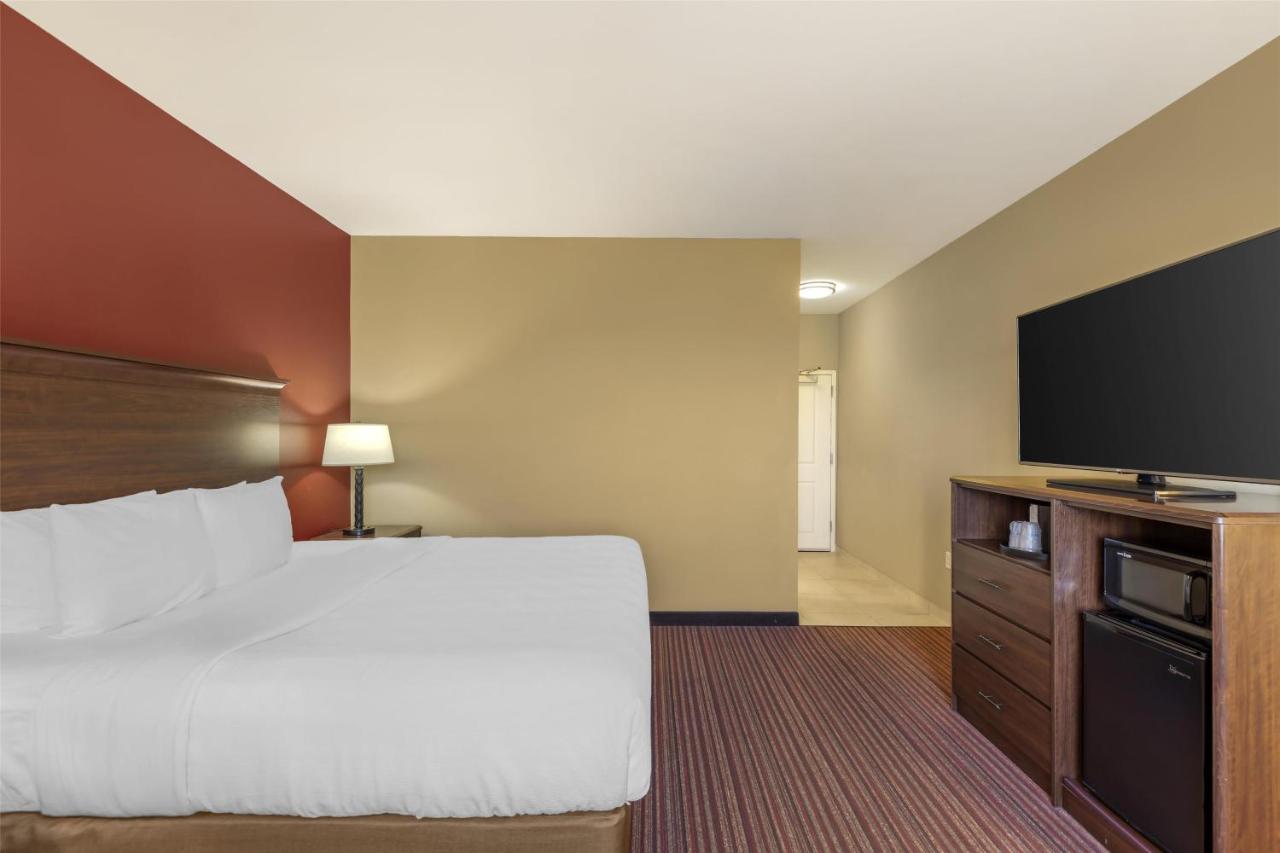  | Best Western Plus Hudson Hotel & Suites