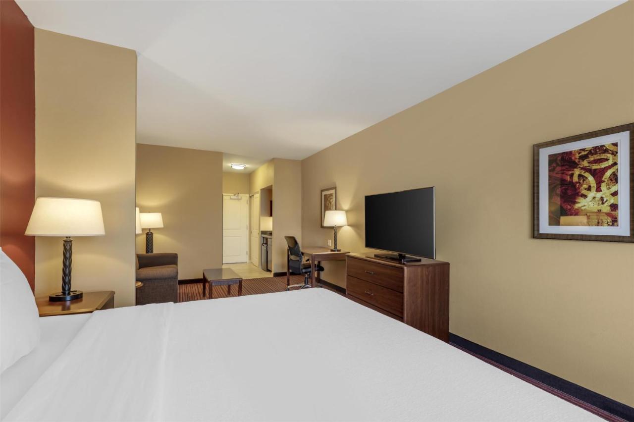  | Best Western Plus Hudson Hotel & Suites