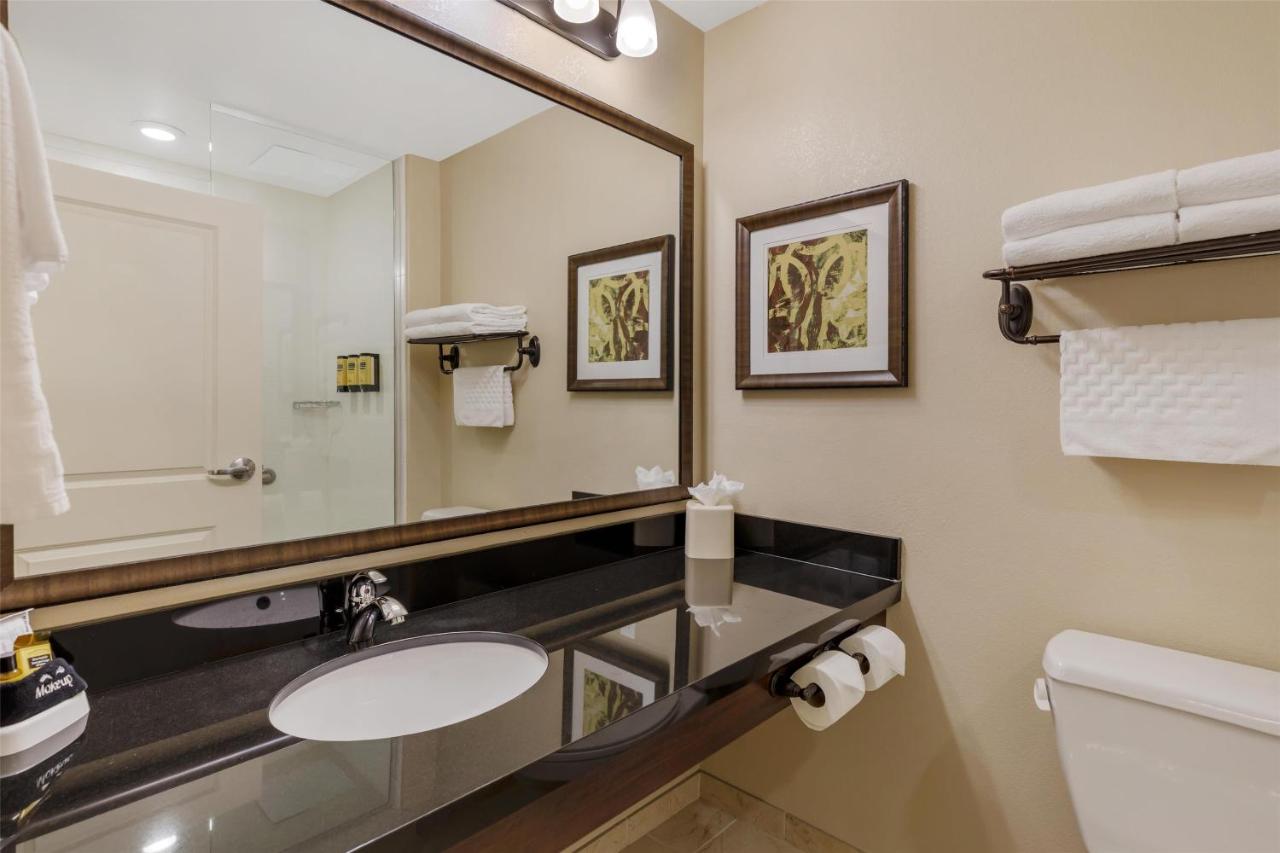  | Best Western Plus Hudson Hotel & Suites