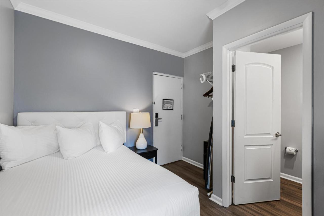 | Hotel Chicago West Loop