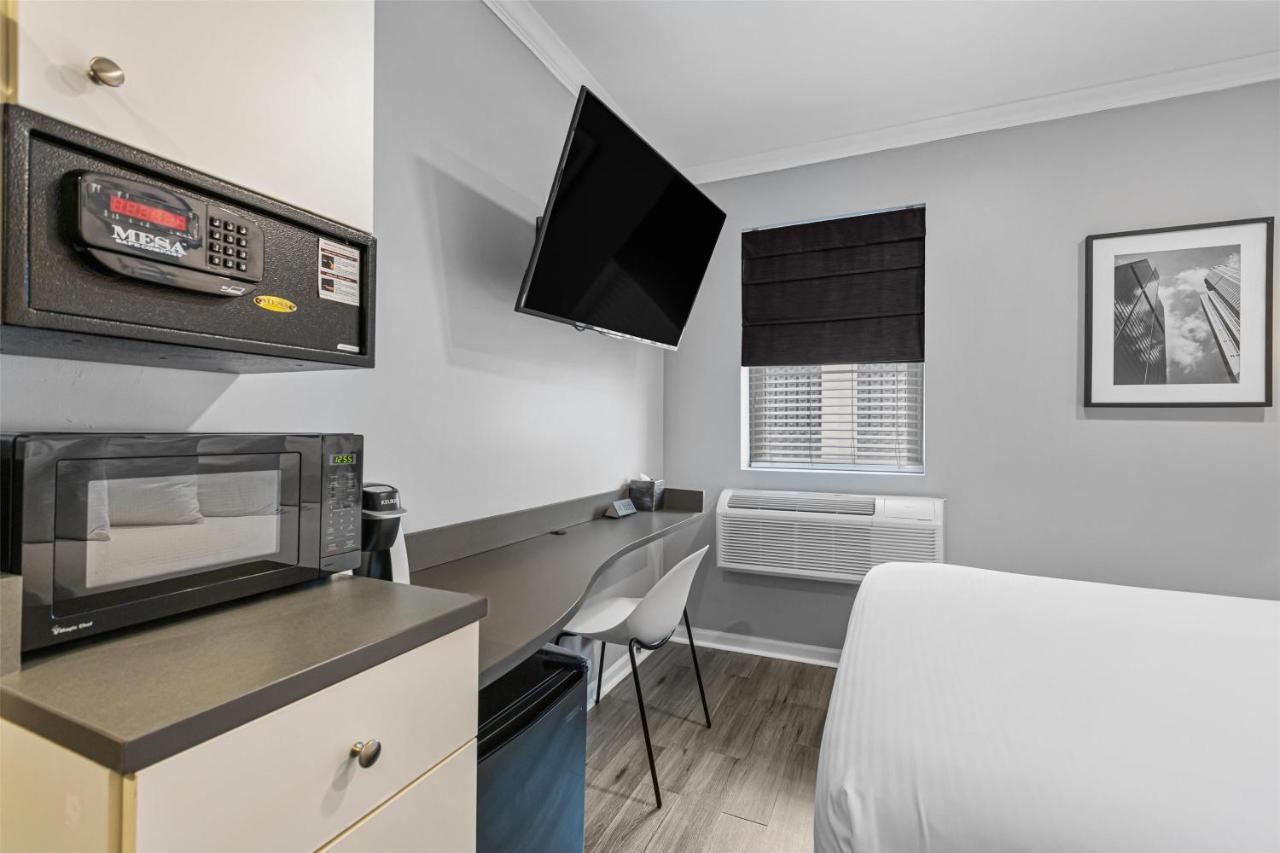 Room #174718611 at Hotel Chicago West Loop, SureStay Collection by Best Western