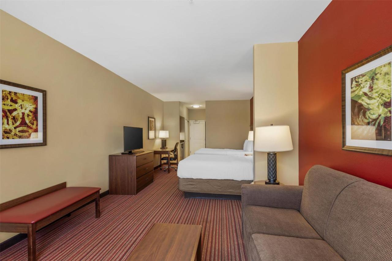  | Best Western Plus Hudson Hotel & Suites
