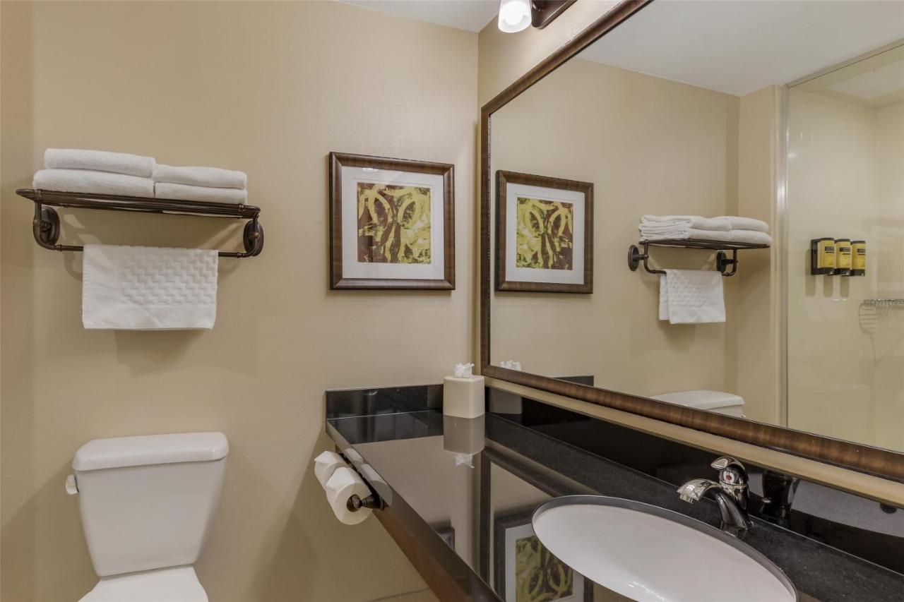  | Best Western Plus Hudson Hotel & Suites