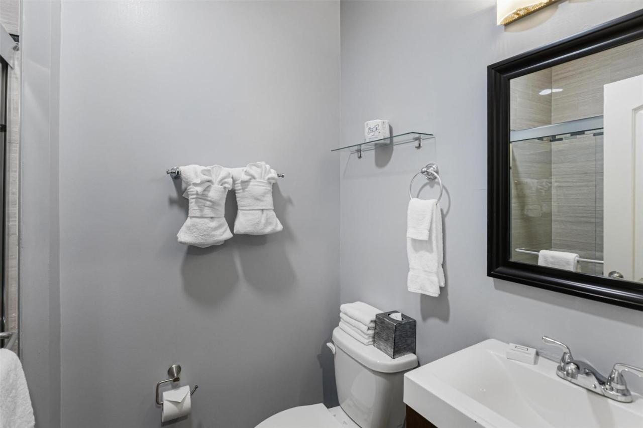 Room #174718611 at Hotel Chicago West Loop, SureStay Collection by Best Western