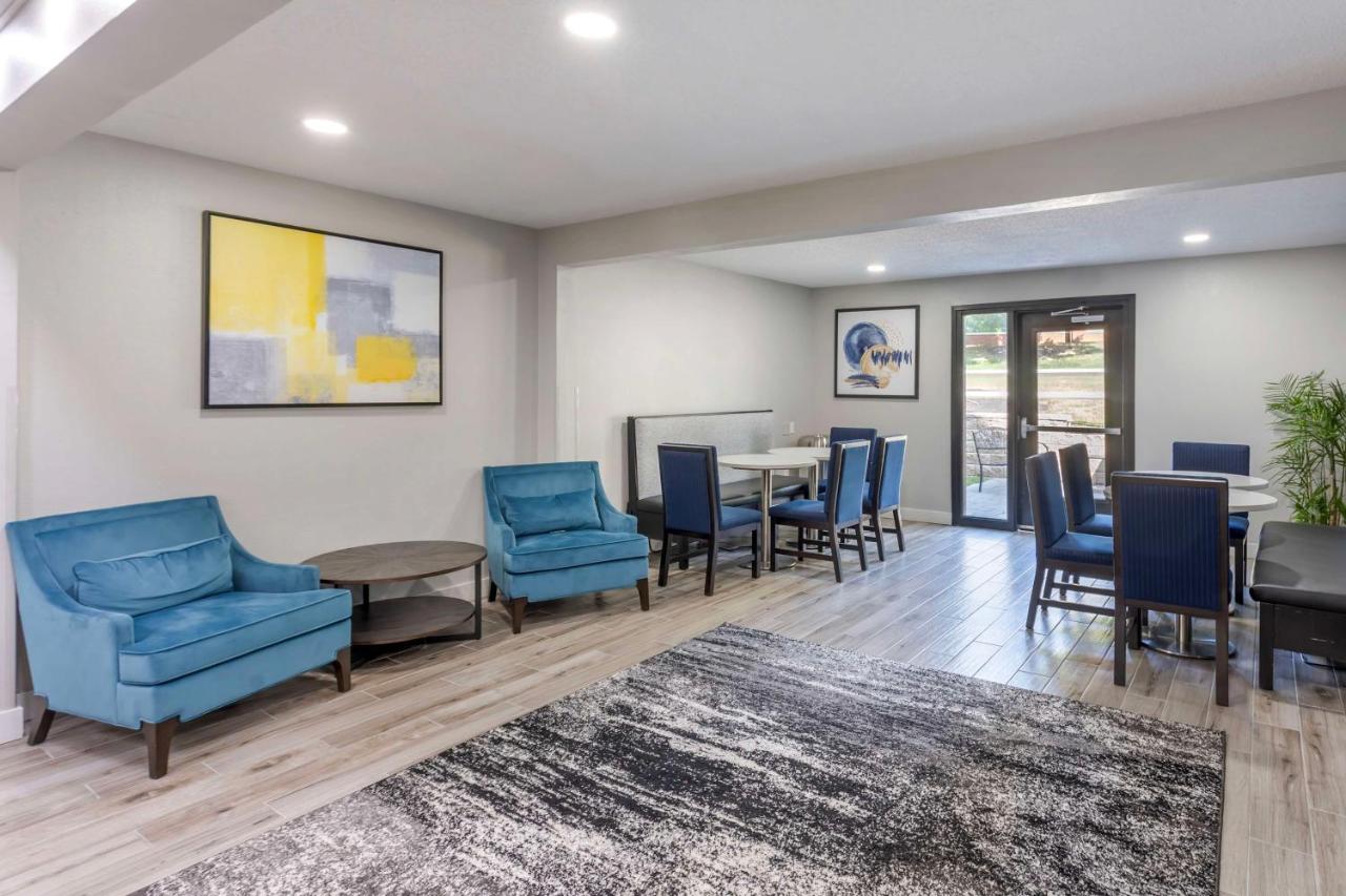| Sonesta Simply Suites Philadelphia Willow Grove