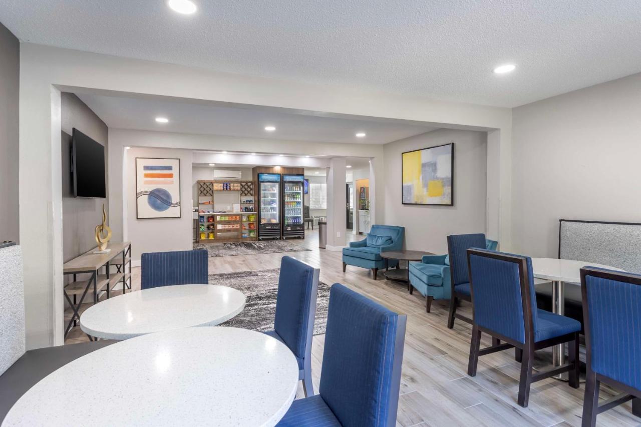 | Sonesta Simply Suites Philadelphia Willow Grove