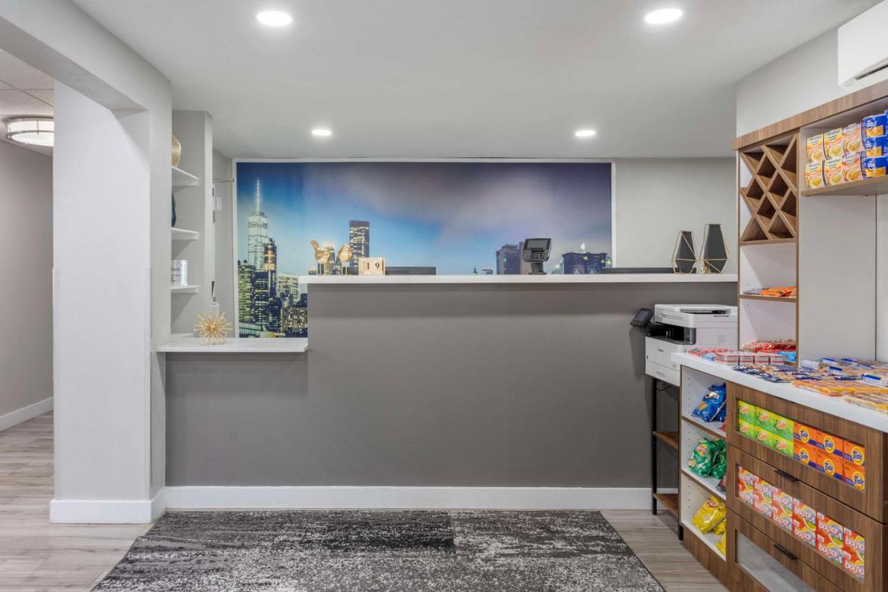 | Sonesta Simply Suites Philadelphia Willow Grove