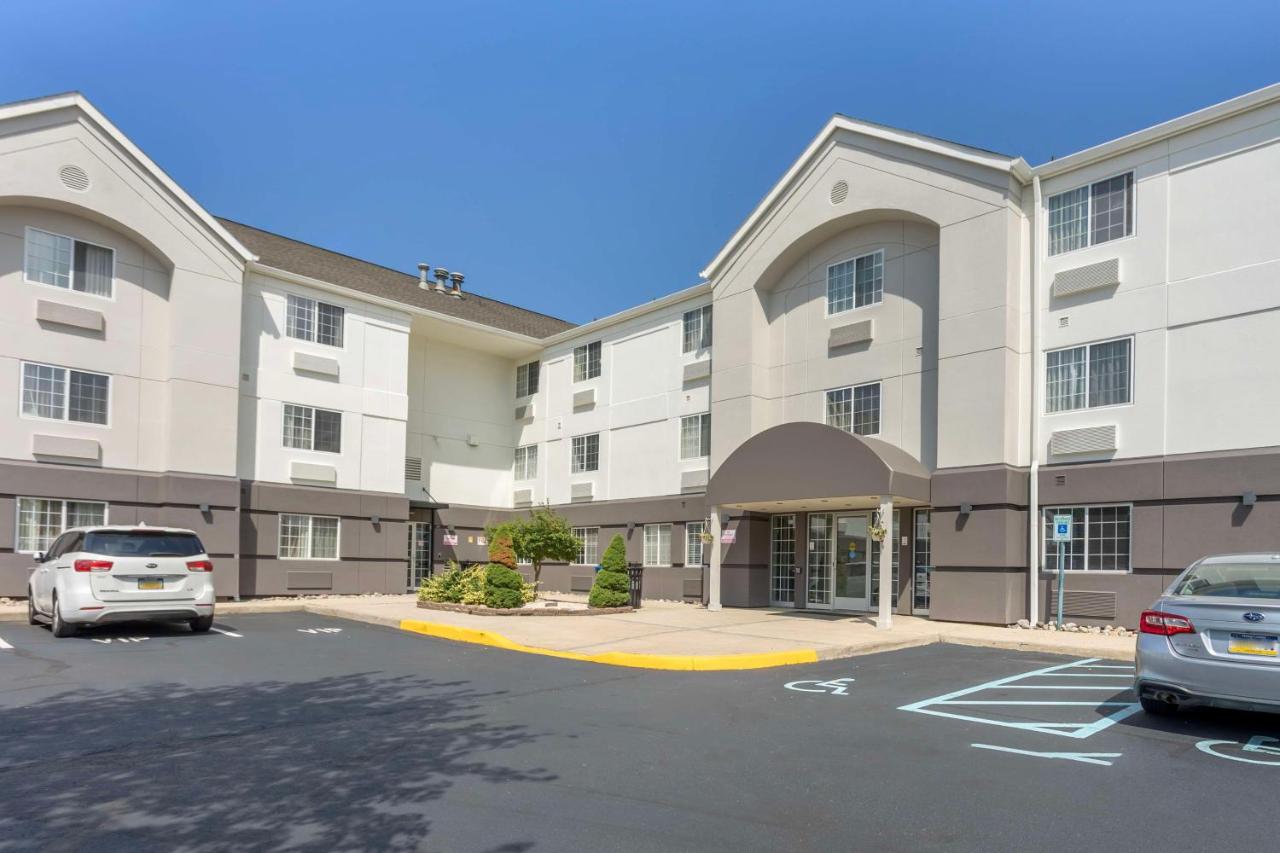 | Sonesta Simply Suites Philadelphia Willow Grove