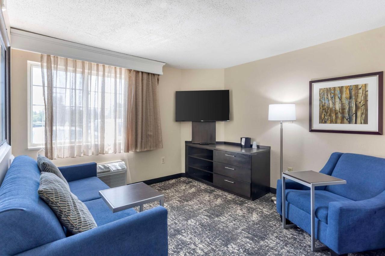 | Sonesta Simply Suites Philadelphia Willow Grove