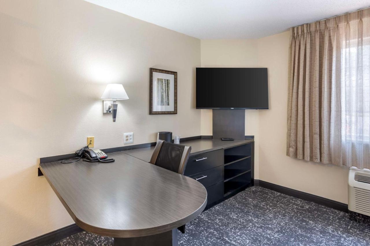 | Sonesta Simply Suites Philadelphia Willow Grove