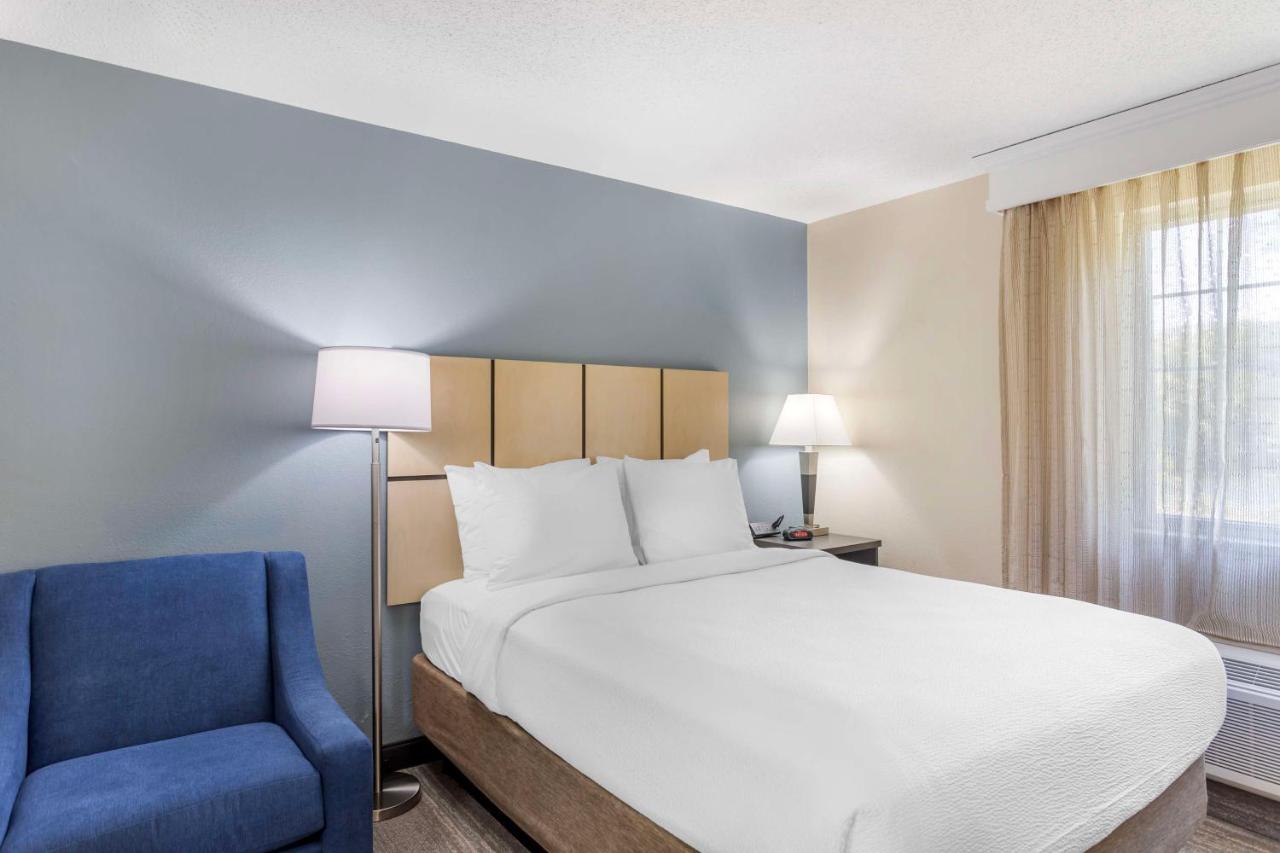 | Sonesta Simply Suites Philadelphia Willow Grove