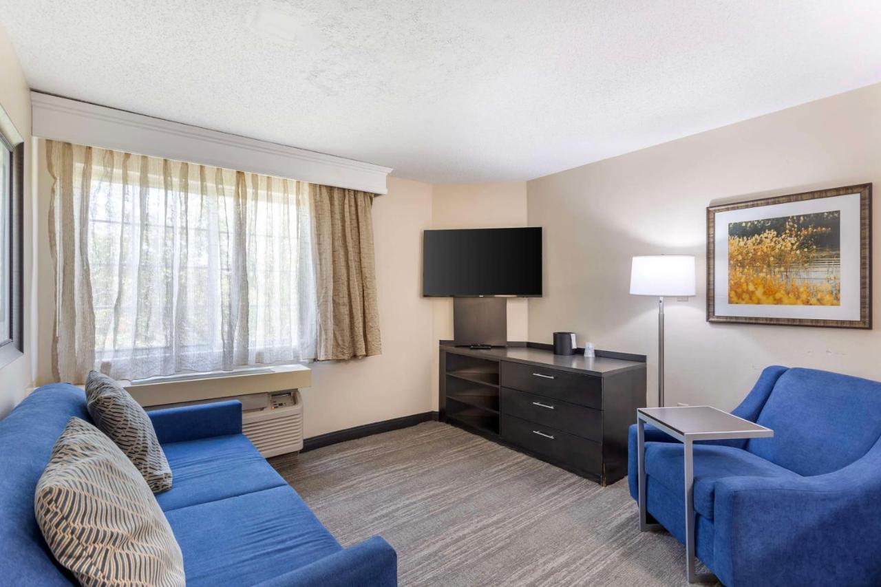 | Sonesta Simply Suites Philadelphia Willow Grove