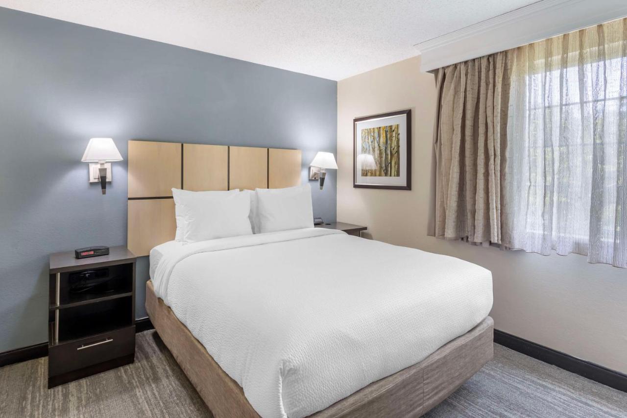 | Sonesta Simply Suites Philadelphia Willow Grove