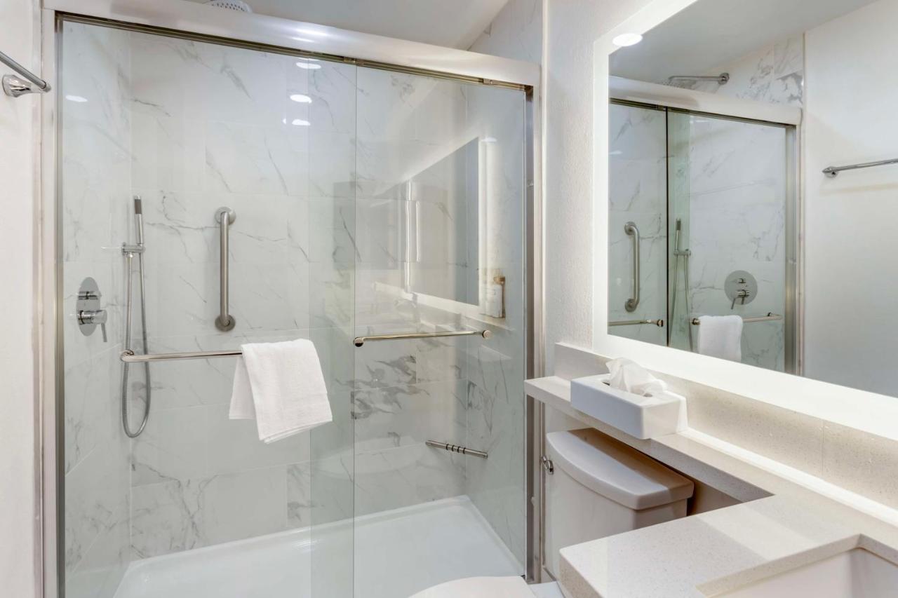 | Sonesta Simply Suites Philadelphia Willow Grove