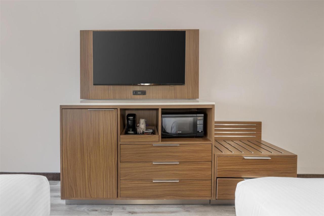 | Best Western Airport Plaza Inn - Los Angeles LAX Airport