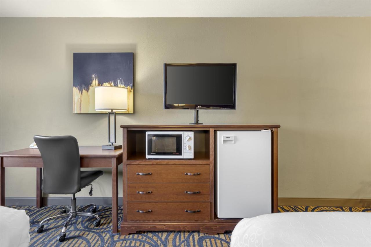  | Best Western Woodburn Inn