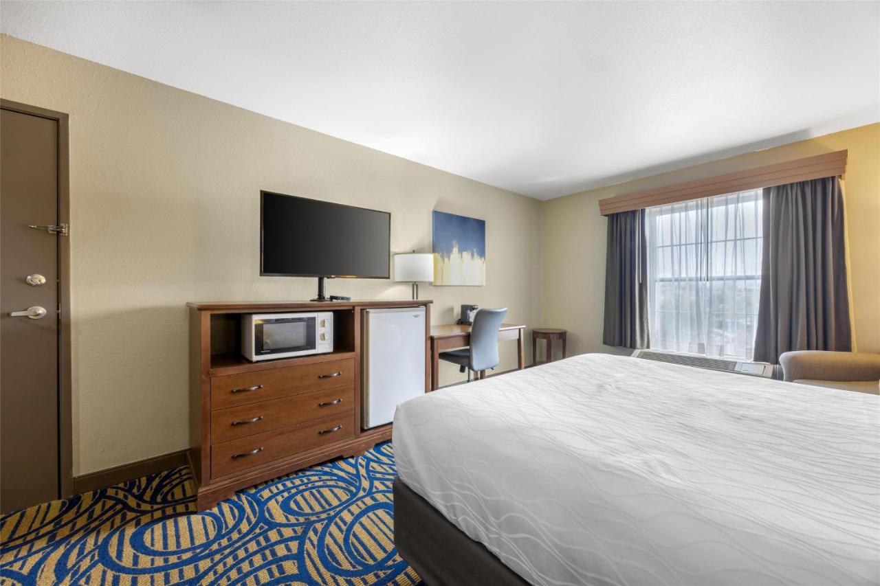  | Best Western Woodburn Inn
