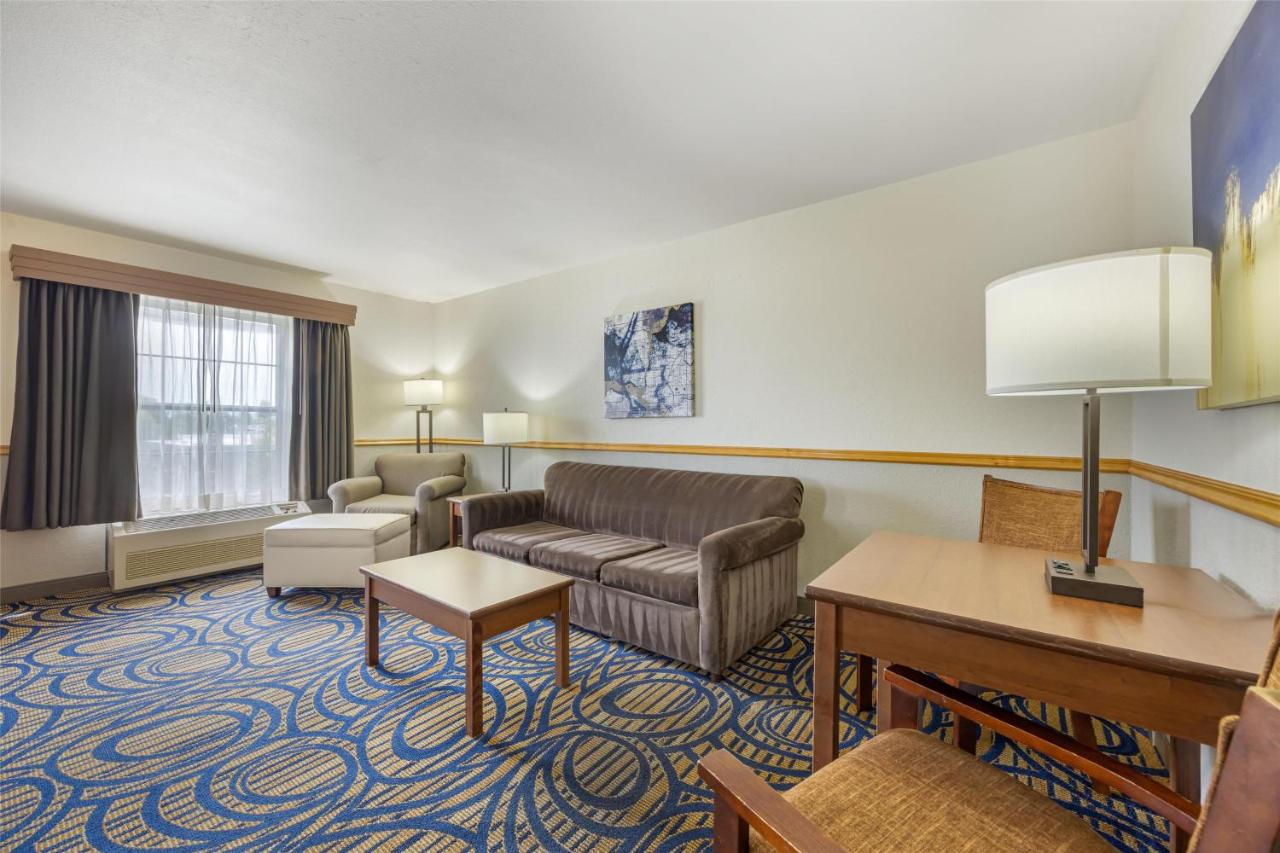  | Best Western Woodburn Inn