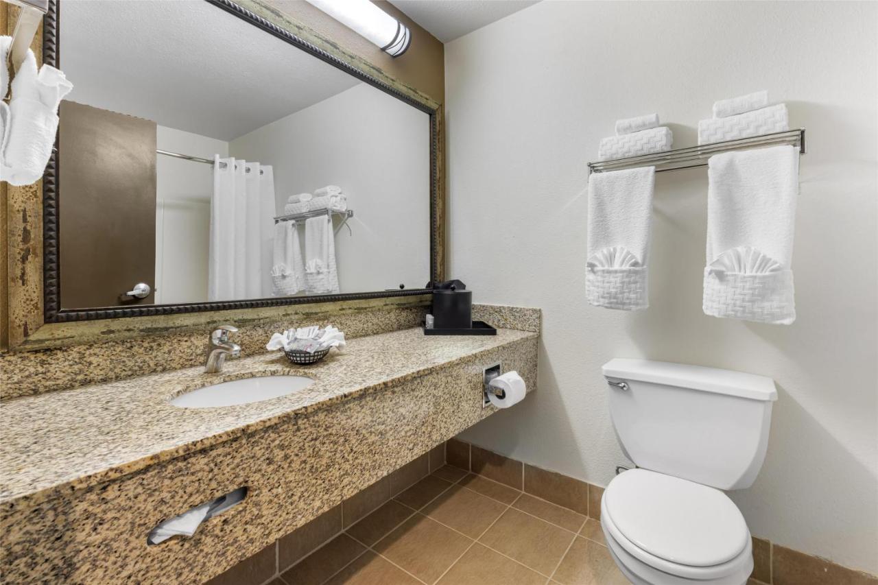  | Best Western Woodburn Inn