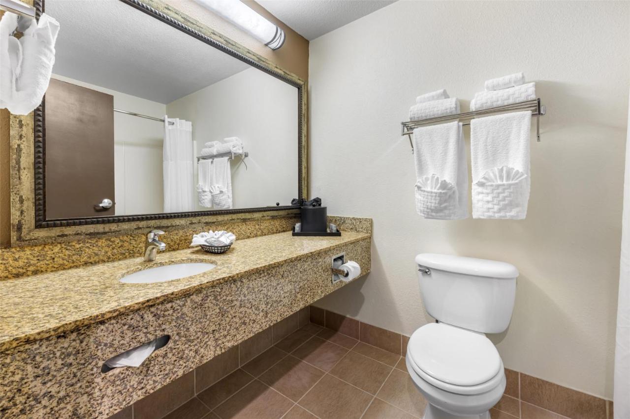  | Best Western Woodburn Inn