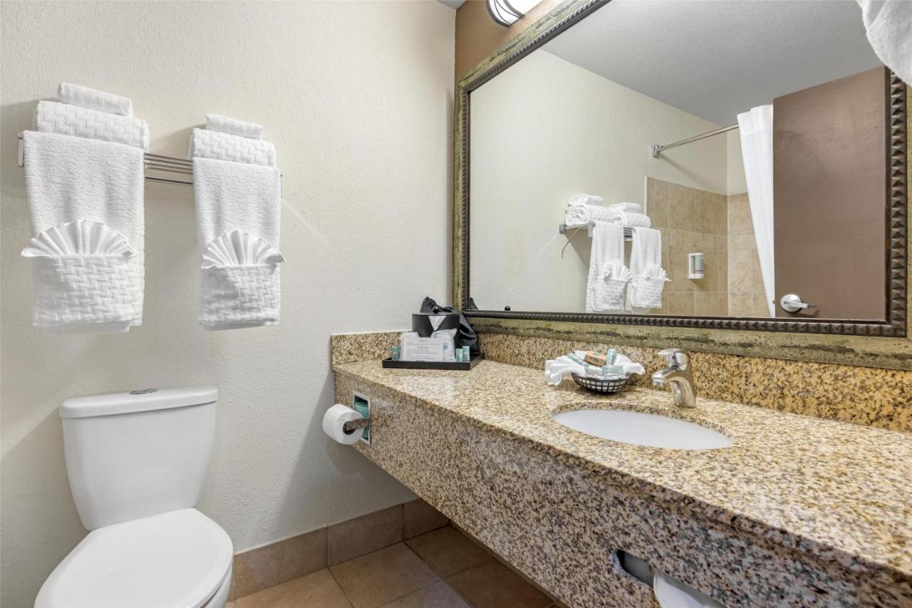  | Best Western Woodburn Inn