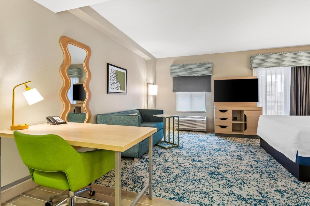 | Hampton Inn & Suites St. Petersburg/Downtown
