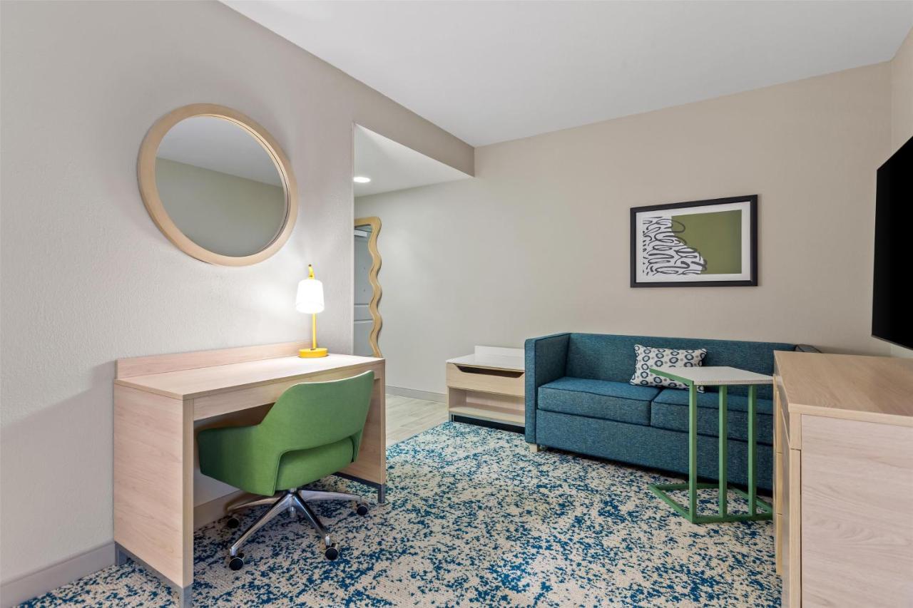 | Hampton Inn & Suites St. Petersburg/Downtown