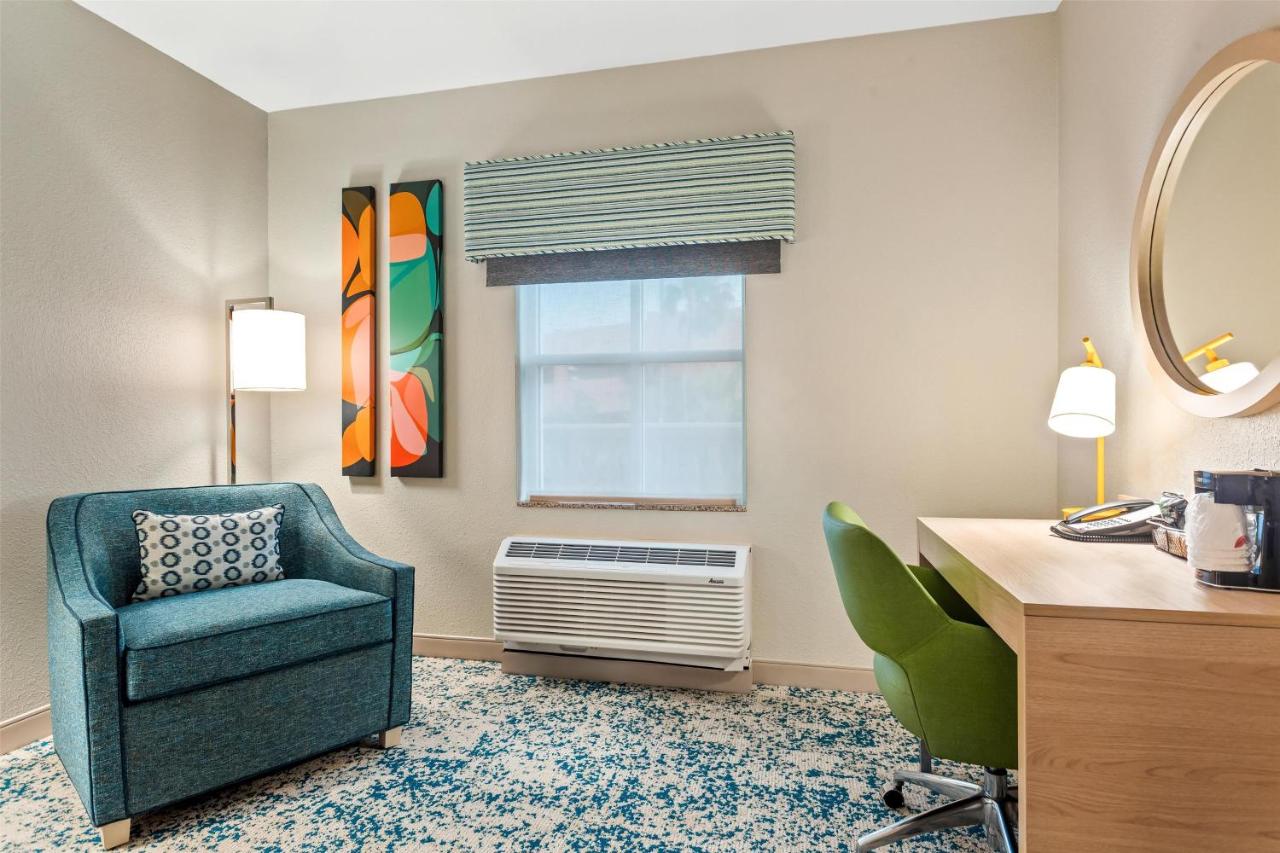 | Hampton Inn & Suites St. Petersburg/Downtown