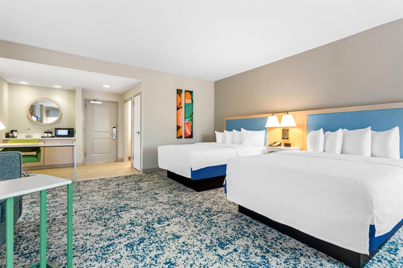 | Hampton Inn & Suites St. Petersburg/Downtown