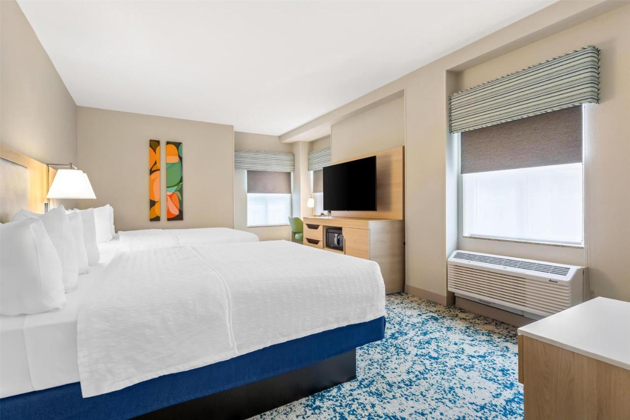 | Hampton Inn & Suites St. Petersburg/Downtown