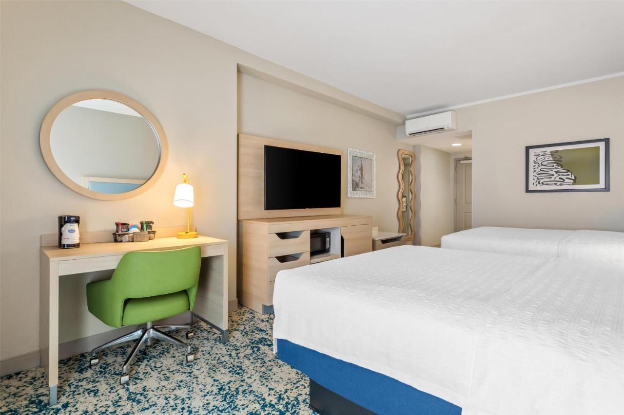 | Hampton Inn & Suites St. Petersburg/Downtown