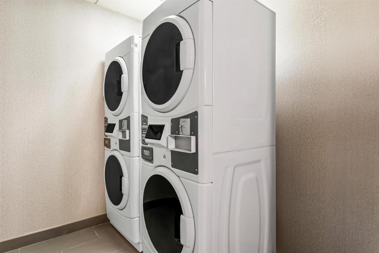 | Hampton Inn & Suites St. Petersburg/Downtown