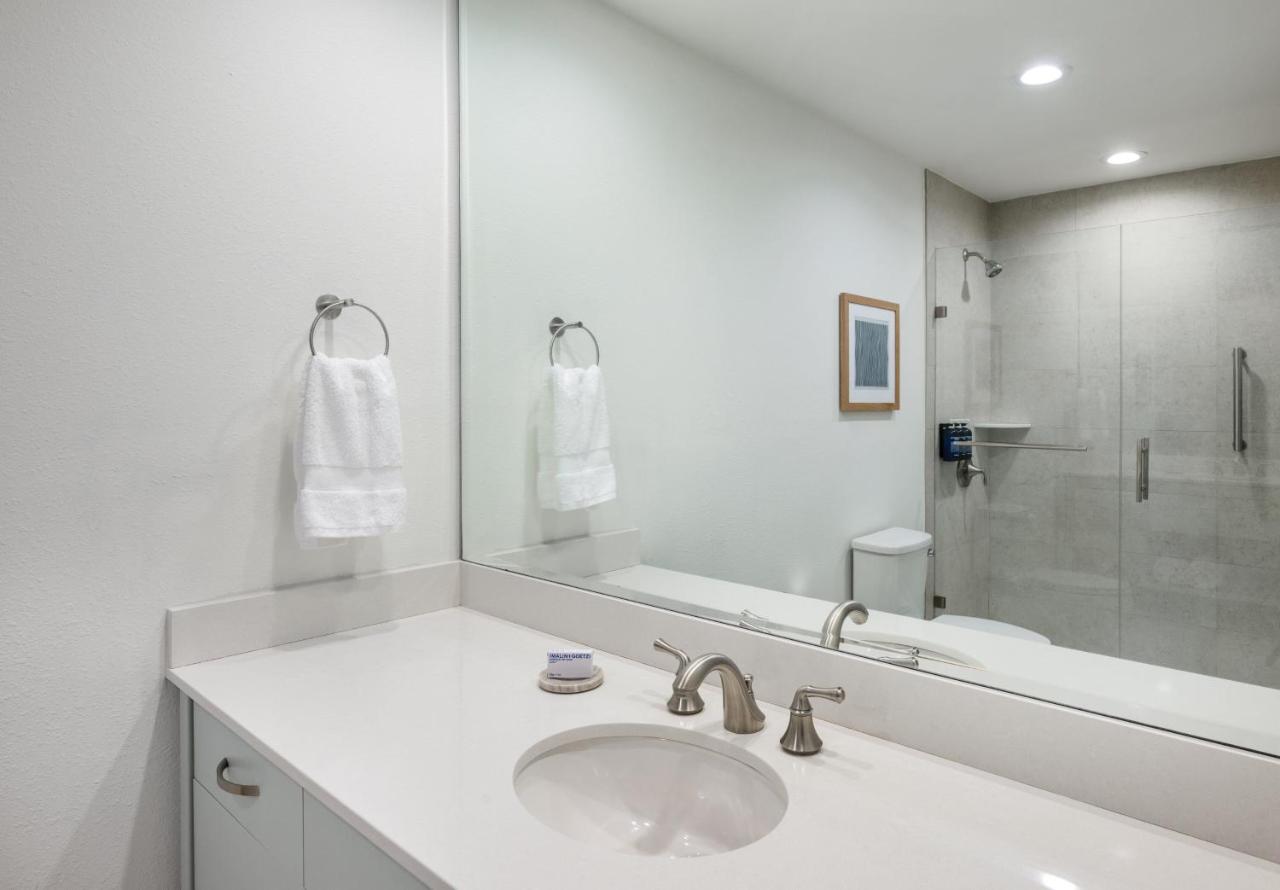 Standard One Bedroom Suite Accessible at Islander Resort