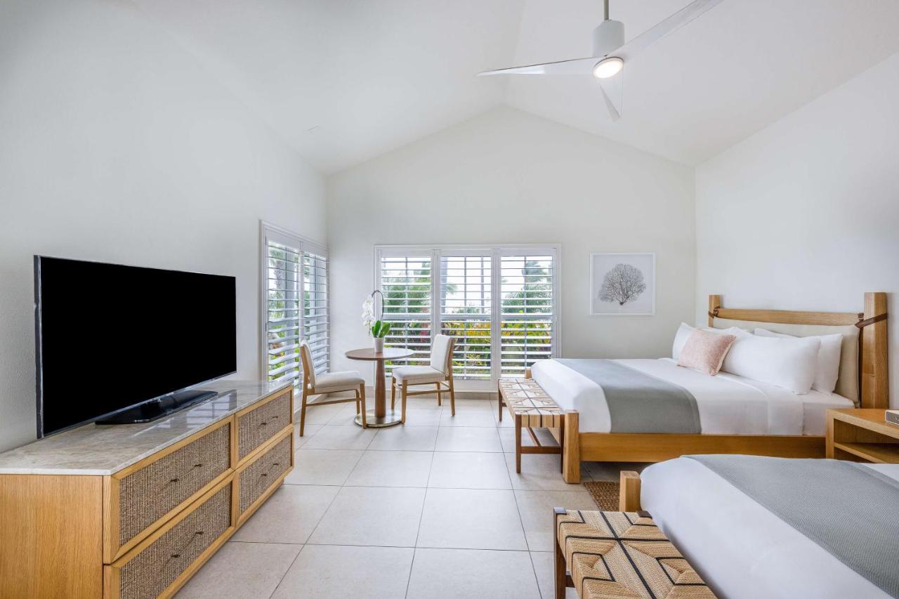 Flats Ocean Front Junior Suite, 2 Queens at Islander Resort